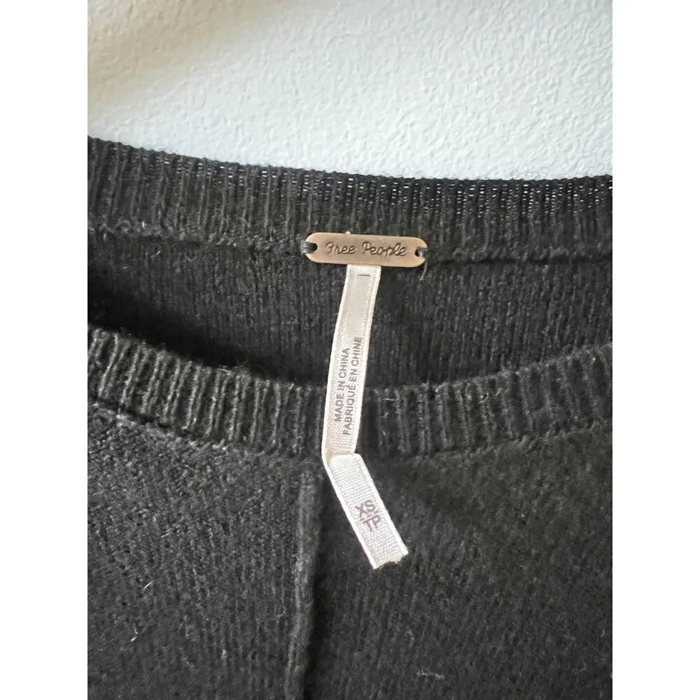Free People sweater women's size XS